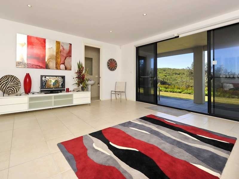 8 Tomaree Crescent, Boat Harbour NSW 2316