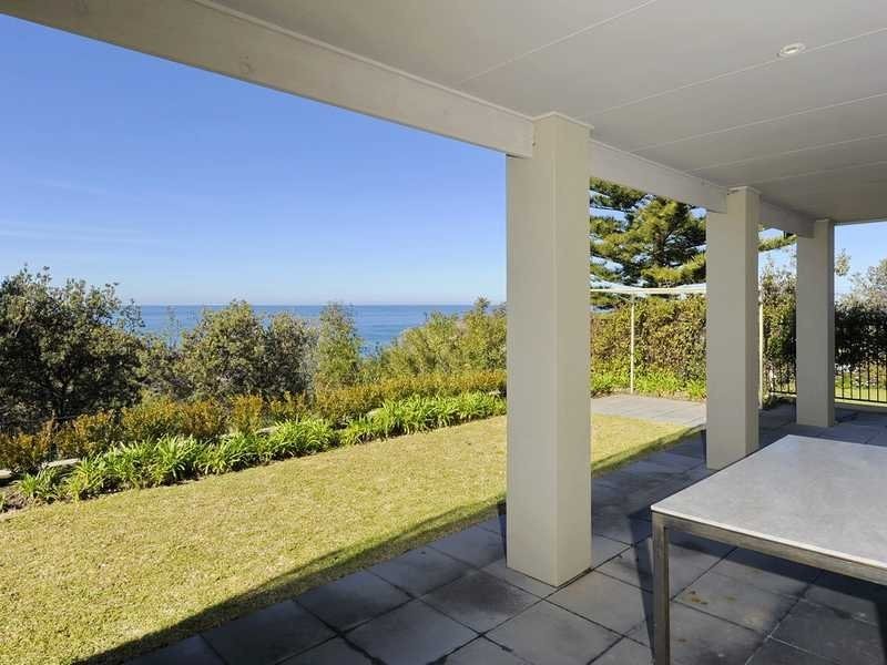 8 Tomaree Crescent, Boat Harbour NSW 2316