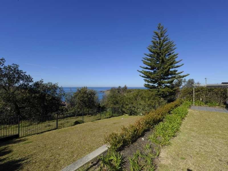 8 Tomaree Crescent, Boat Harbour NSW 2316