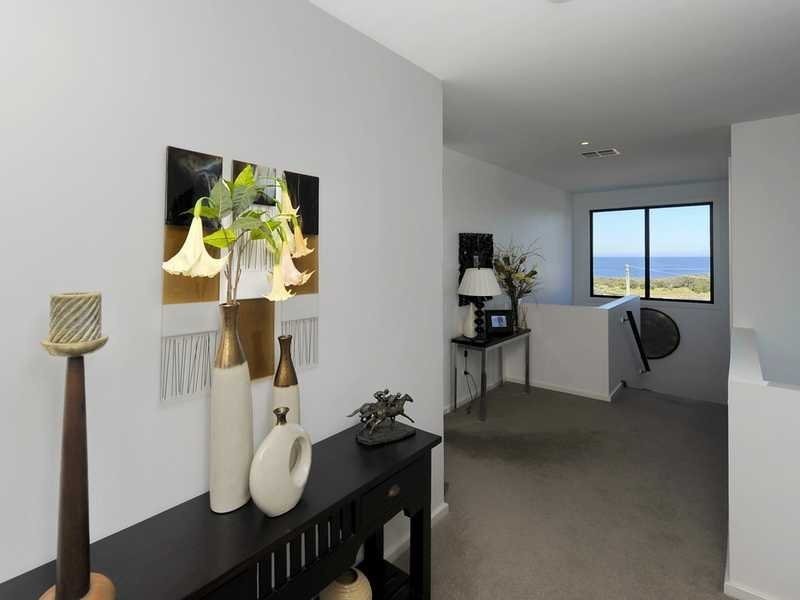 8 Tomaree Crescent, Boat Harbour NSW 2316