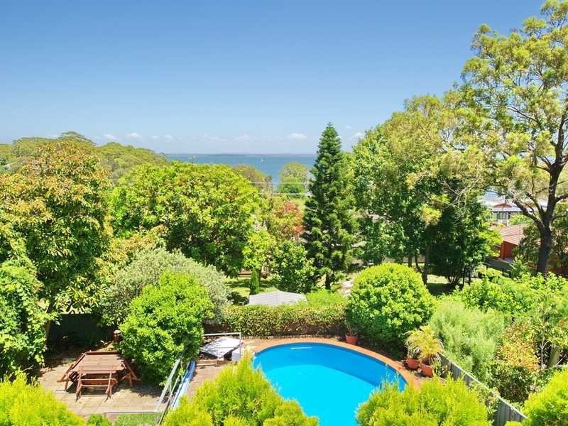 2/4 Lyndel Close, Soldiers Point NSW 2317