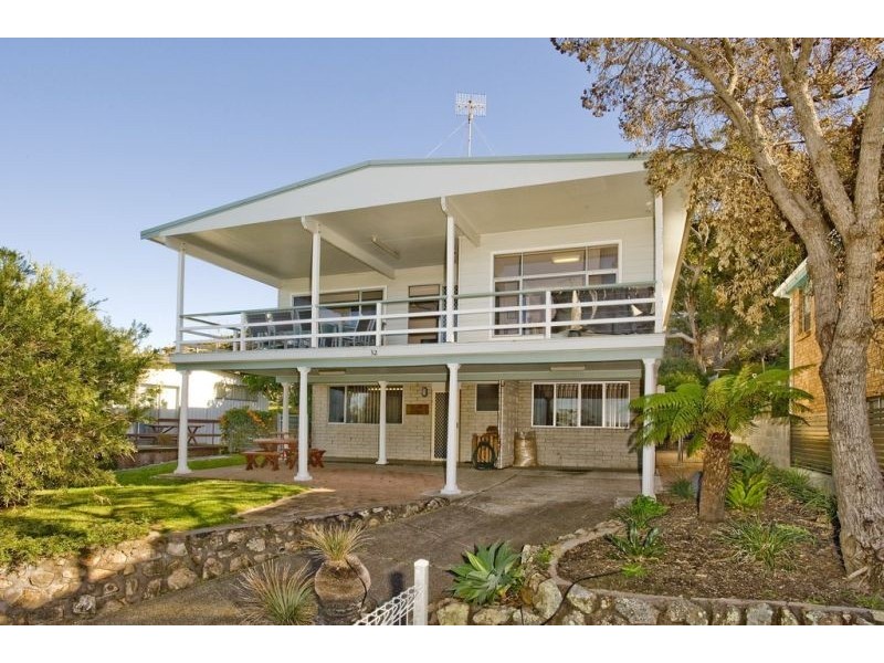 32 Lentara Street, Fingal Bay NSW 2315
