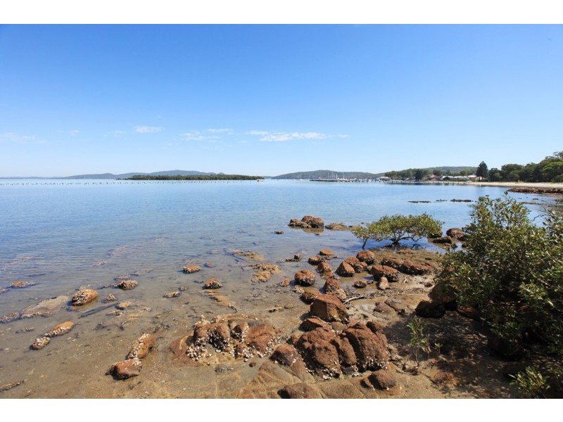 65 Kent Gardens, Soldiers Point NSW 2317