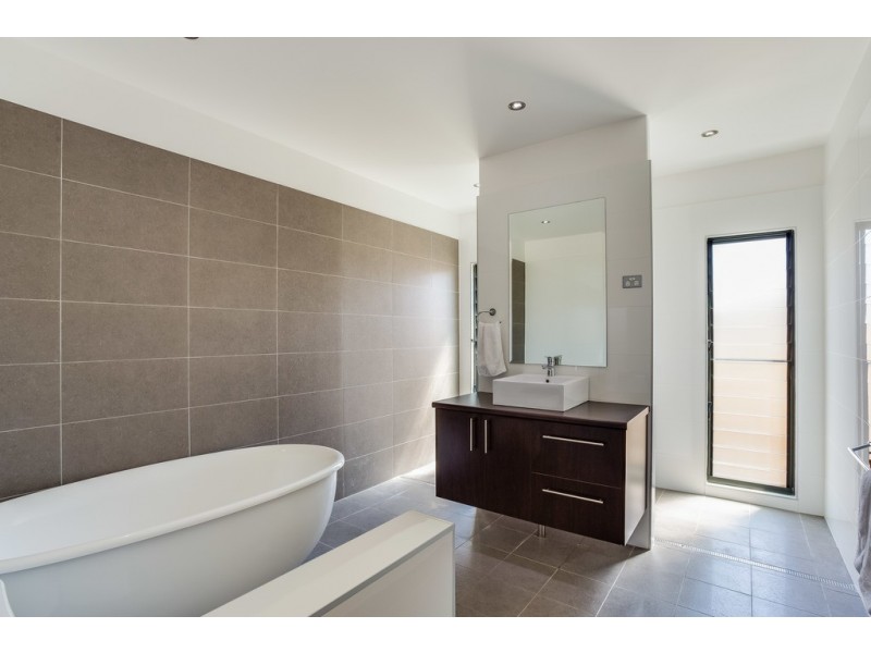 15 Shimmer Street, Nelson Bay NSW 2315