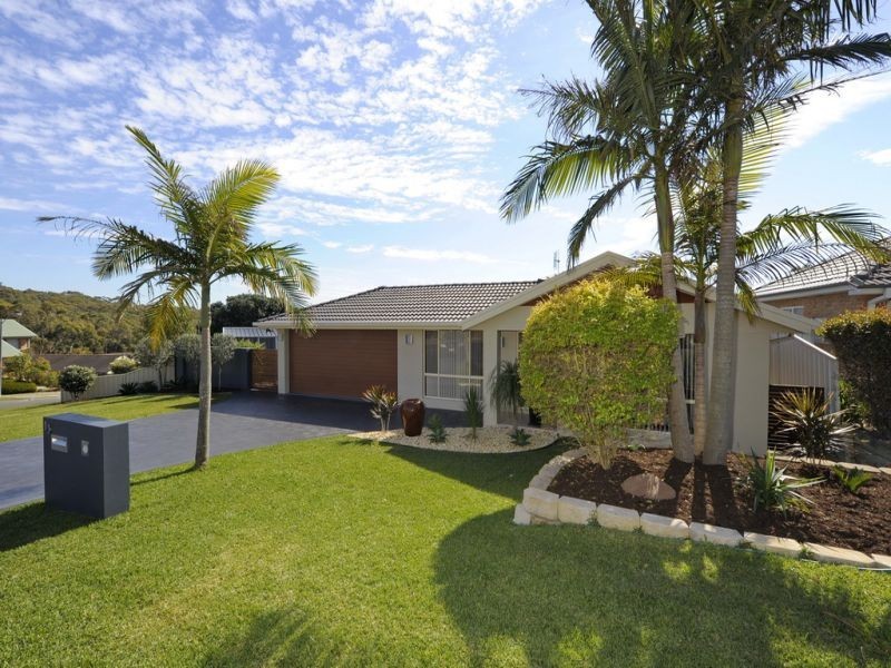 13 Hawkes Way, Boat Harbour NSW 2316