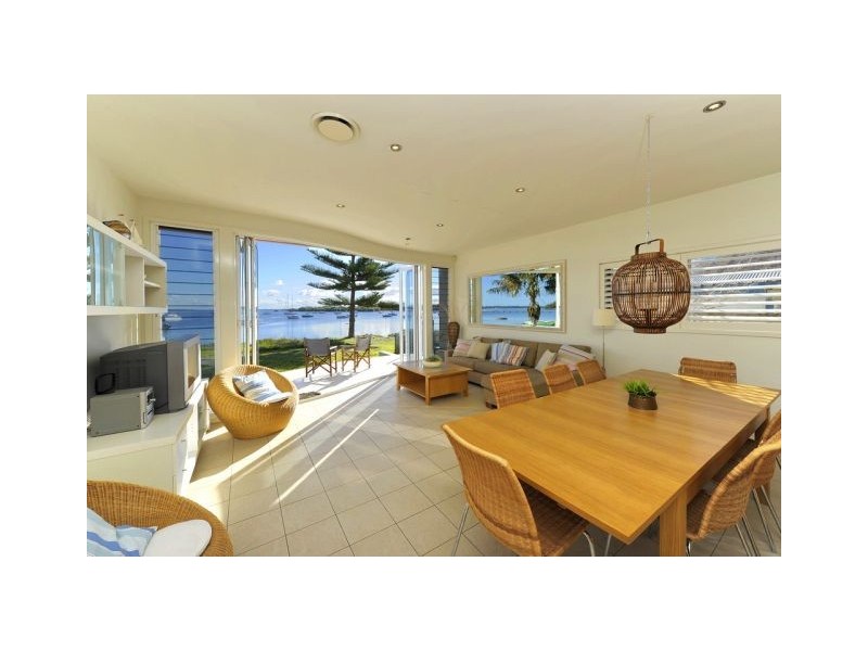22 Sunset Blvd, Soldiers Point NSW 2317
