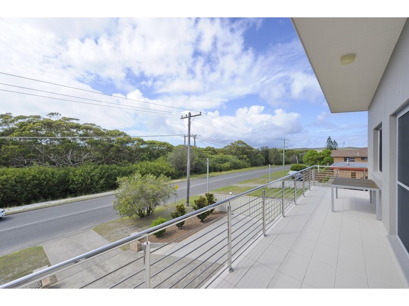 6 Marine Drive, Fingal Bay NSW 2315