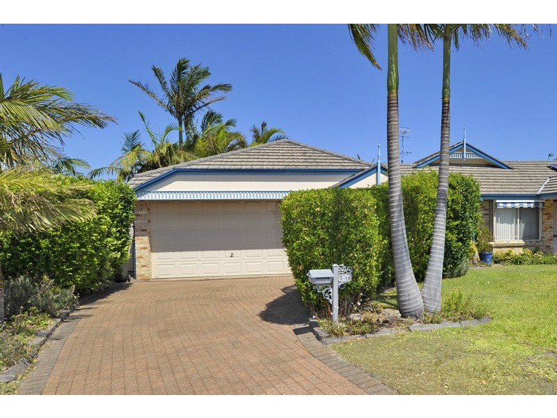 1/12 Pebble Parade, Fingal Bay NSW 2315