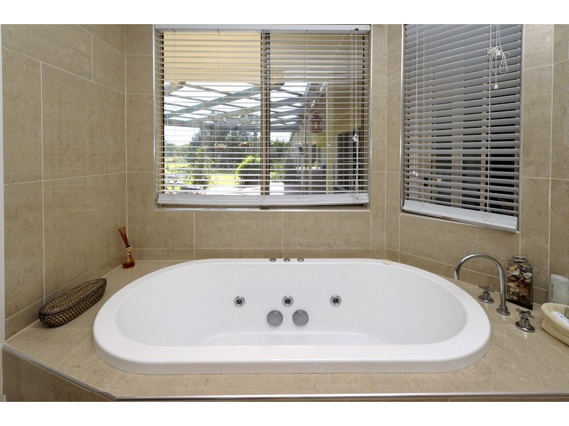 18 Melaleuca Drive, One Mile NSW 2316