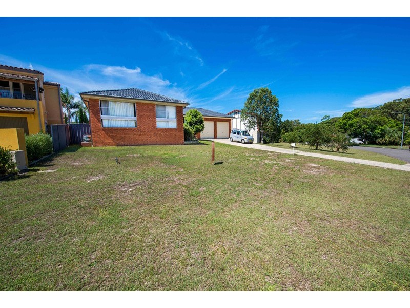 8 Bream Close, Nelson Bay NSW 2315