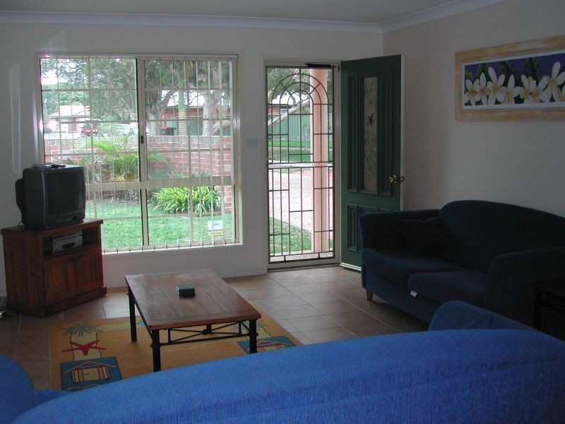 1/7 Crystal Cl, Fingal Bay NSW 2315