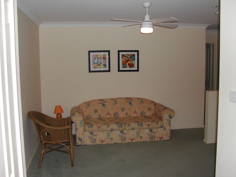 1/7 Crystal Cl, Fingal Bay NSW 2315