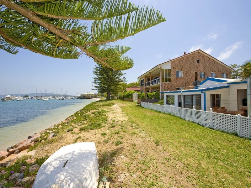 20 Sunset Boulevarde, Soldiers Point NSW 2317