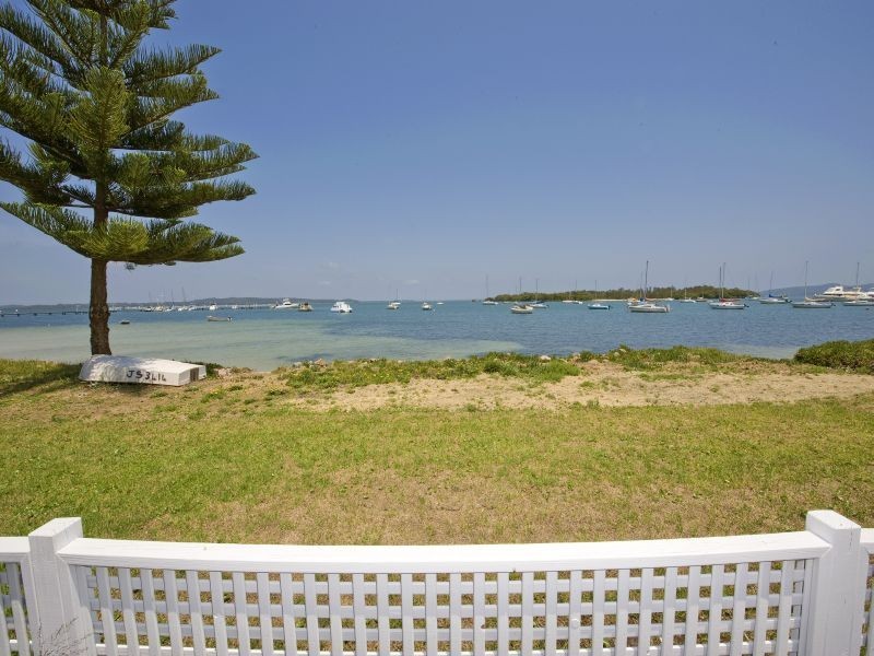 20 Sunset Boulevarde, Soldiers Point NSW 2317