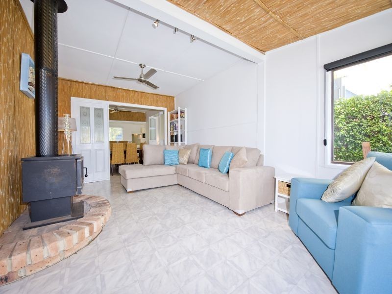 20 Sunset Boulevarde, Soldiers Point NSW 2317