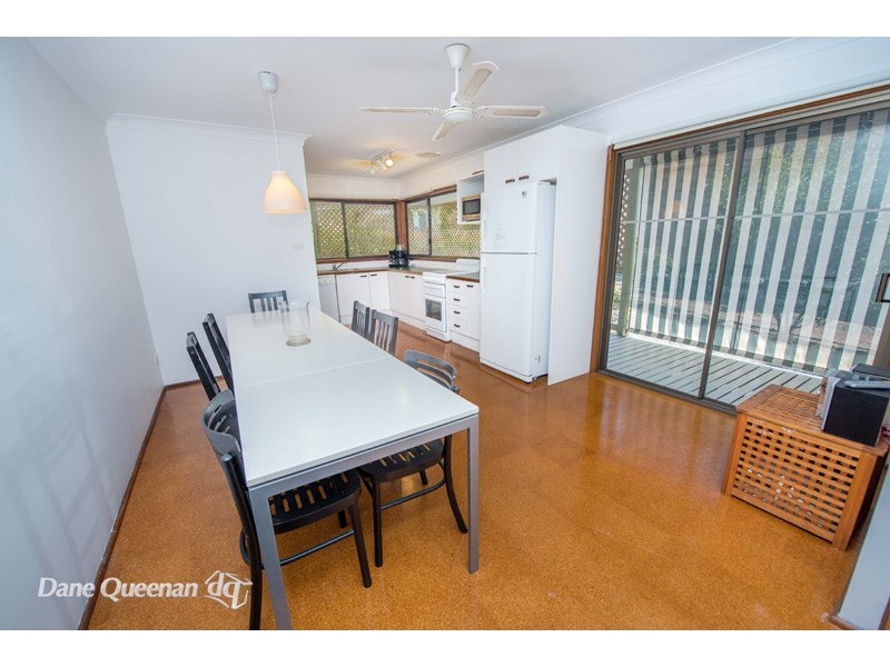 17 Ocean Beach Road, Shoal Bay NSW 2315