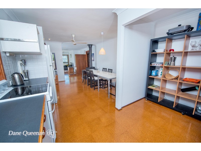 17 Ocean Beach Road, Shoal Bay NSW 2315