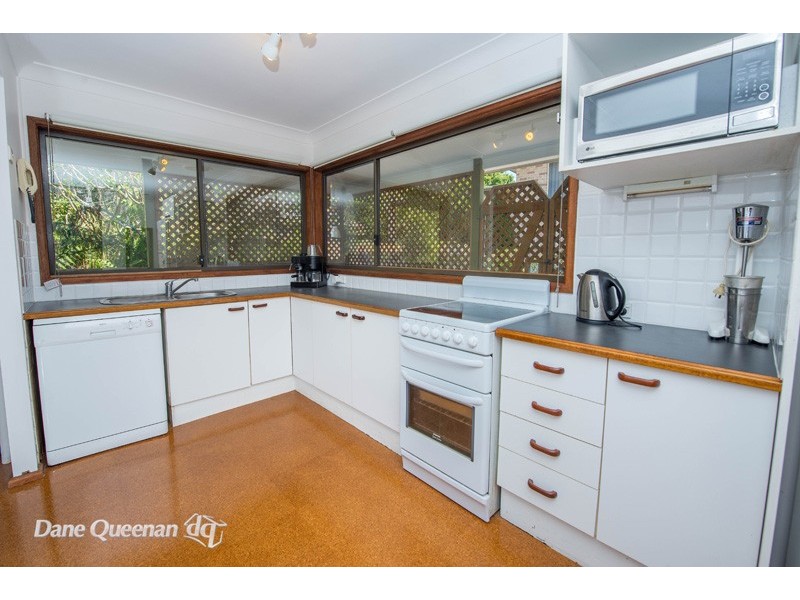 17 Ocean Beach Road, Shoal Bay NSW 2315