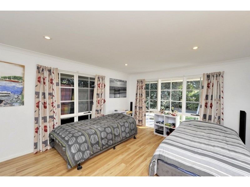 8 Crystal Close, Fingal Bay NSW 2315