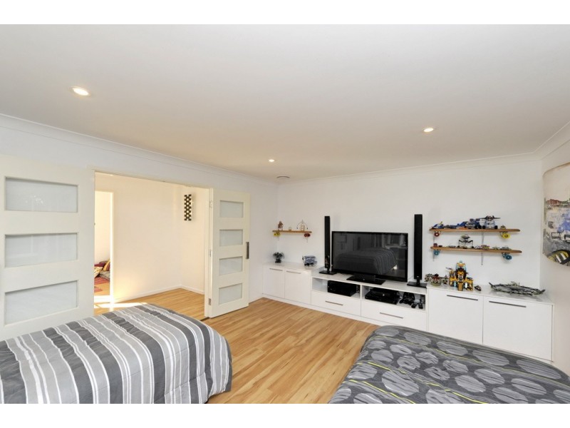 8 Crystal Close, Fingal Bay NSW 2315