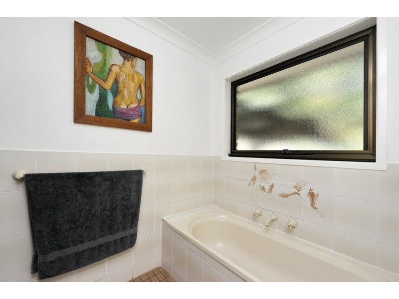 8 Crystal Close, Fingal Bay NSW 2315