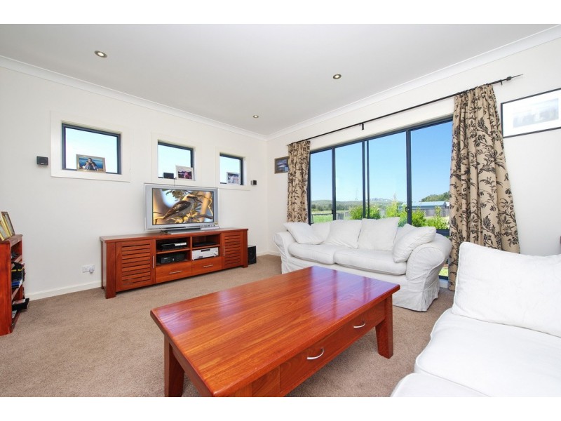 5 Echo Place, One Mile NSW 2316