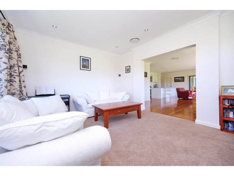 5 Echo Place, One Mile NSW 2316