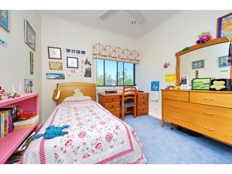 5 Echo Place, One Mile NSW 2316
