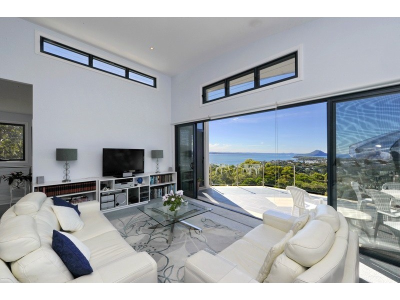 21b Tareebin Road, Nelson Bay NSW 2315