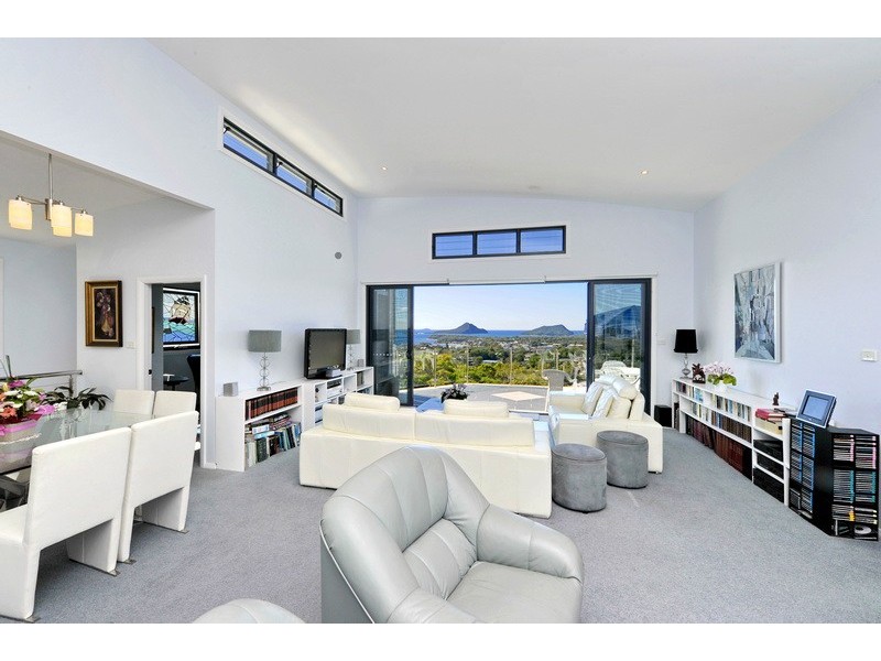 21b Tareebin Road, Nelson Bay NSW 2315