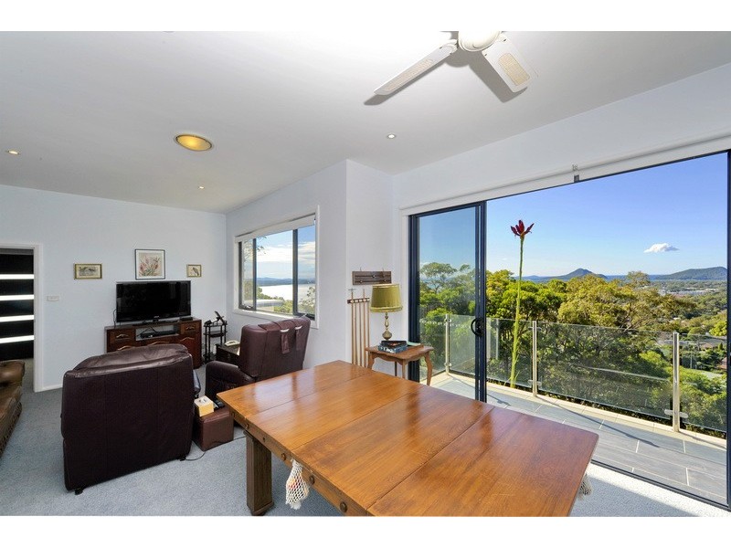 21b Tareebin Road, Nelson Bay NSW 2315