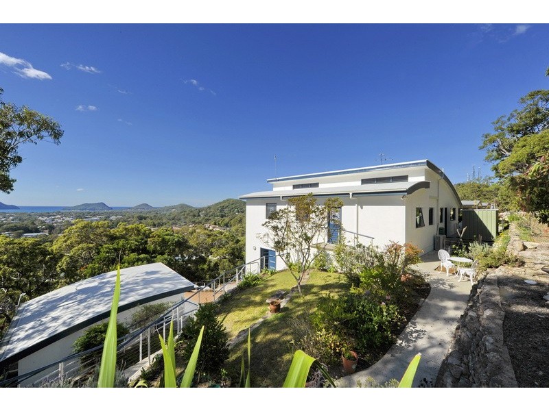 21b Tareebin Road, Nelson Bay NSW 2315