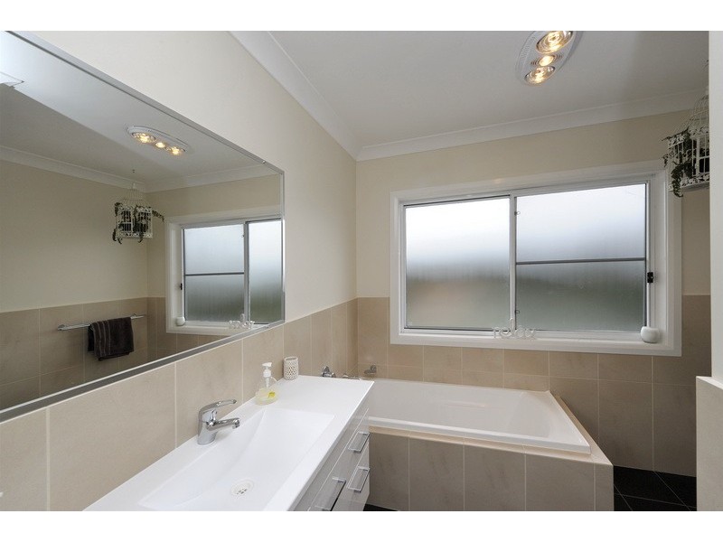 10 Ash St, Soldiers Point NSW 2317