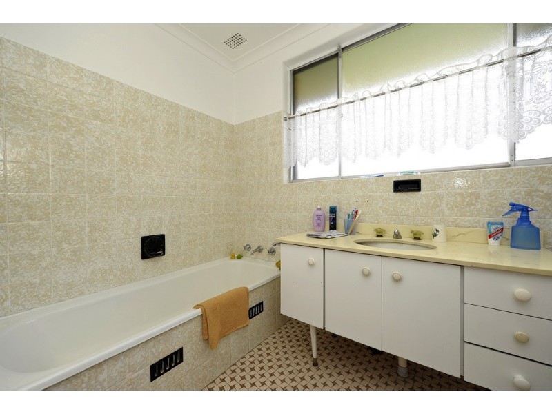 99 Shoal Bay Rd, Shoal Bay NSW 2315