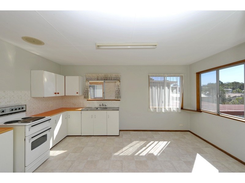 11 Raymond Avenue, Salamander Bay NSW 2317