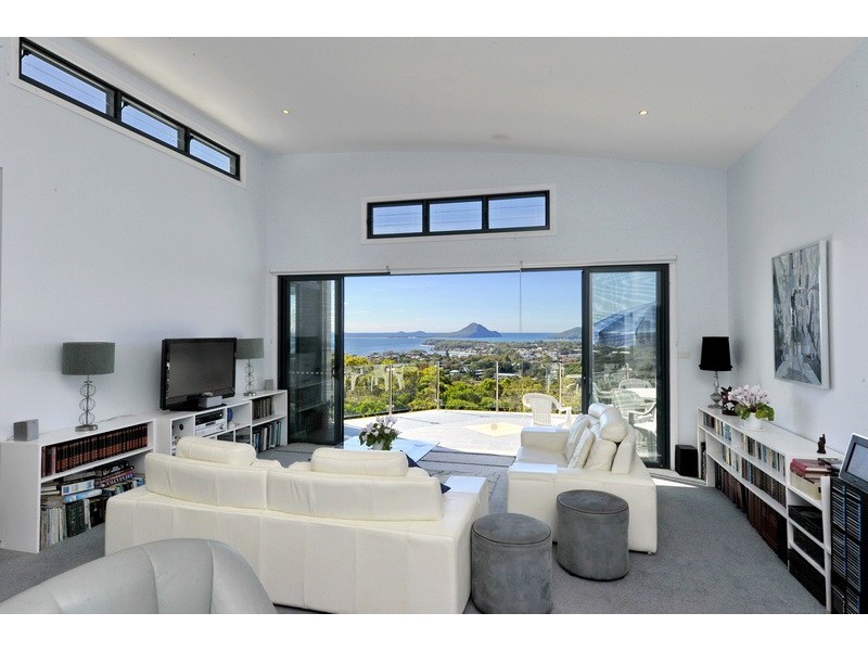 21b Tareebin Road, Nelson Bay NSW 2315