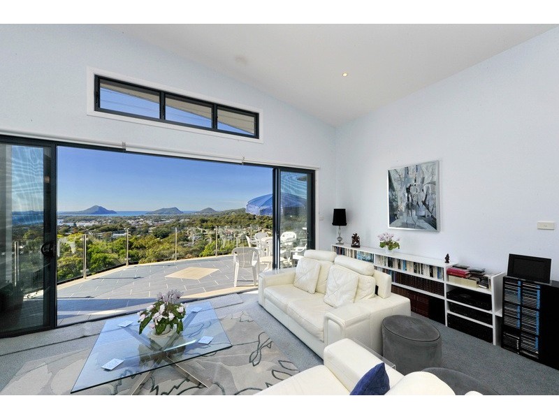 21b Tareebin Road, Nelson Bay NSW 2315