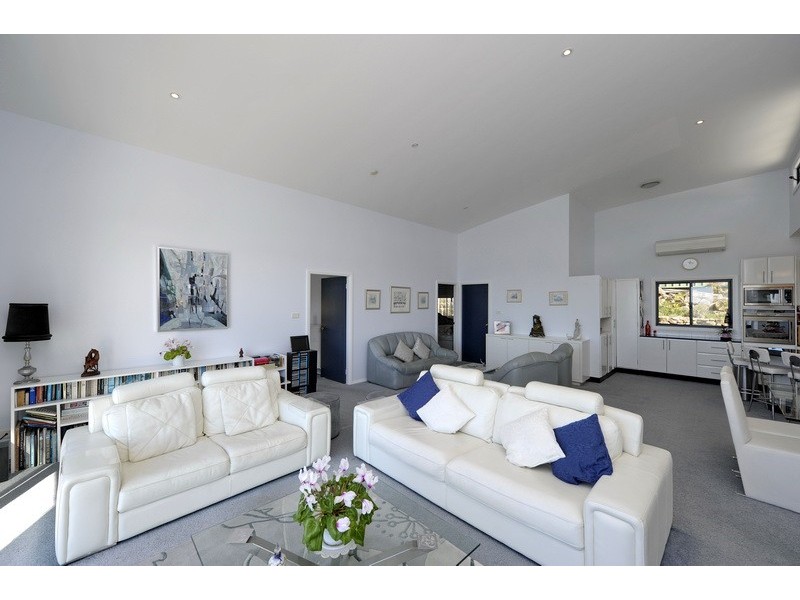 21b Tareebin Road, Nelson Bay NSW 2315