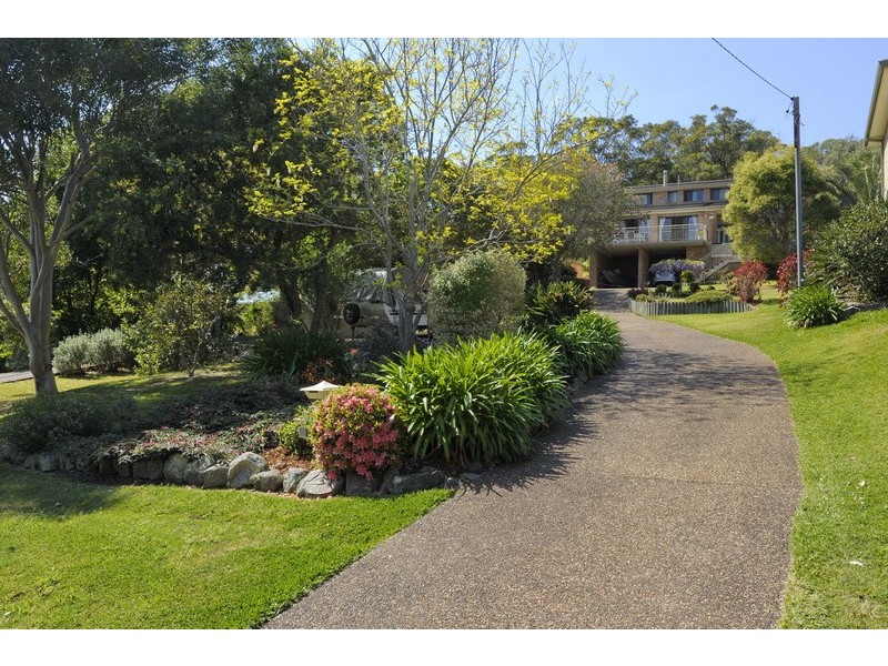 11 Upton Street, Soldiers Point NSW 2317