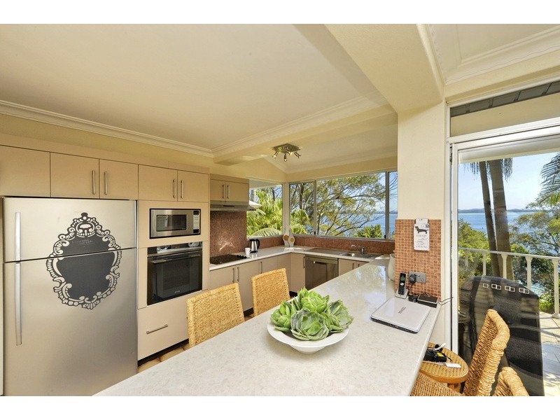 18 Gloucester St, Nelson Bay NSW 2315