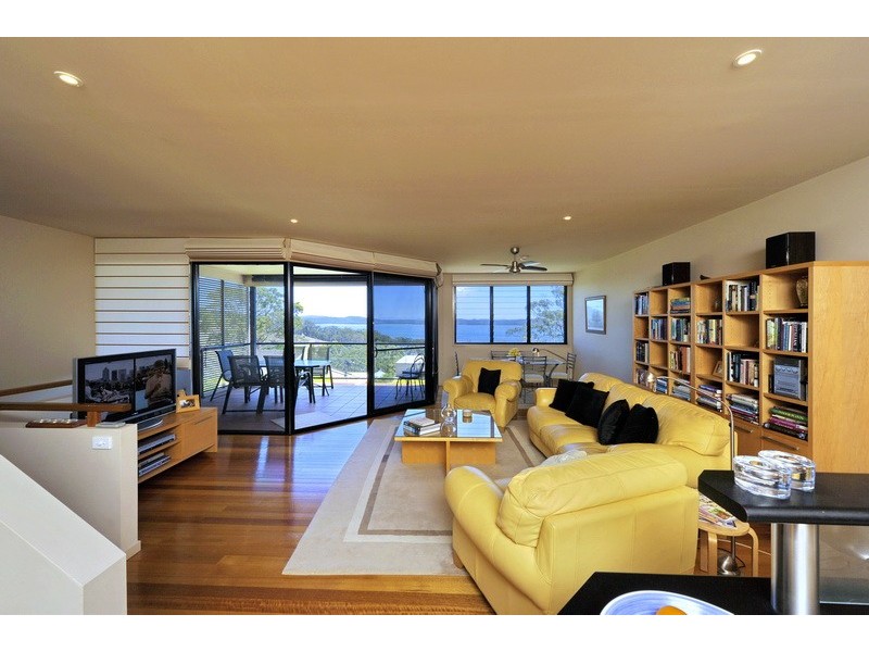 2/37 Wallawa Road, Nelson Bay NSW 2315