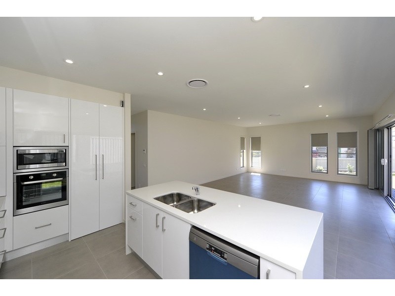 1 Shimmer Street, Nelson Bay NSW 2315