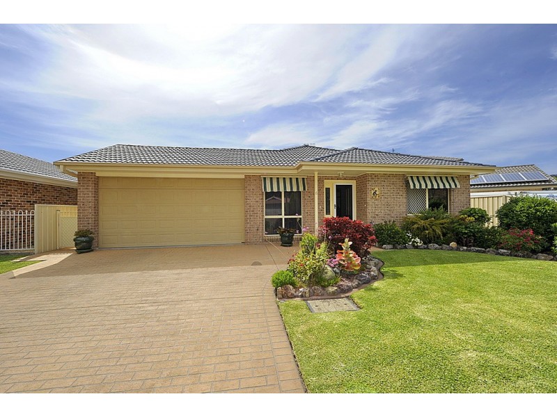 5 Creswell Place, Fingal Bay NSW 2315