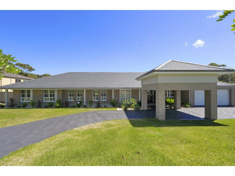 8 Reflections Drive, One Mile NSW 2316