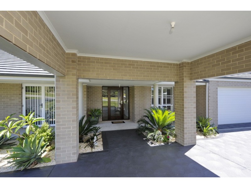 8 Reflections Drive, One Mile NSW 2316