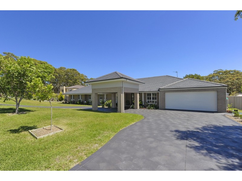 8 Reflections Drive, One Mile NSW 2316