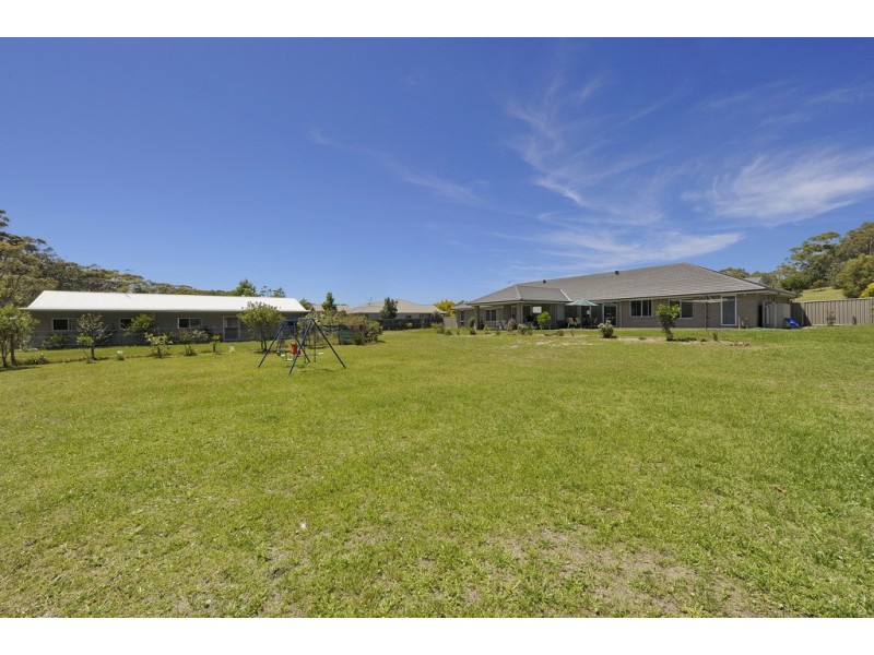 8 Reflections Drive, One Mile NSW 2316