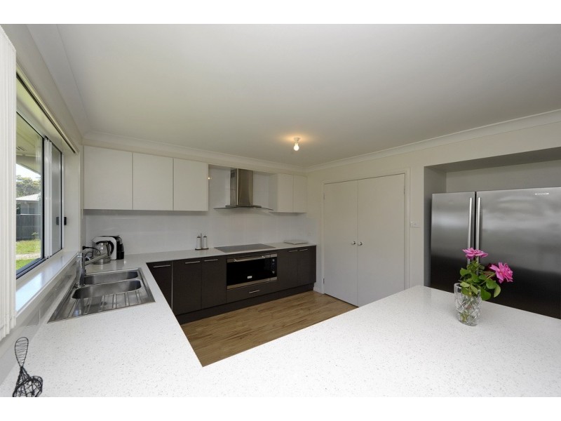 8 Reflections Drive, One Mile NSW 2316