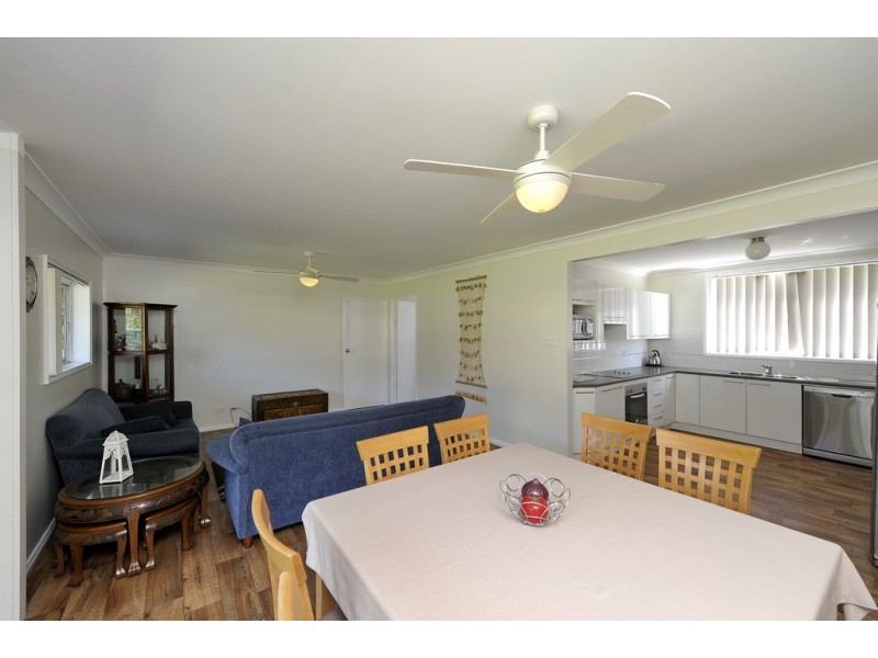 8 Reflections Drive, One Mile NSW 2316
