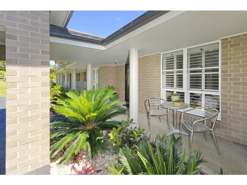 8 Reflections Drive, One Mile NSW 2316